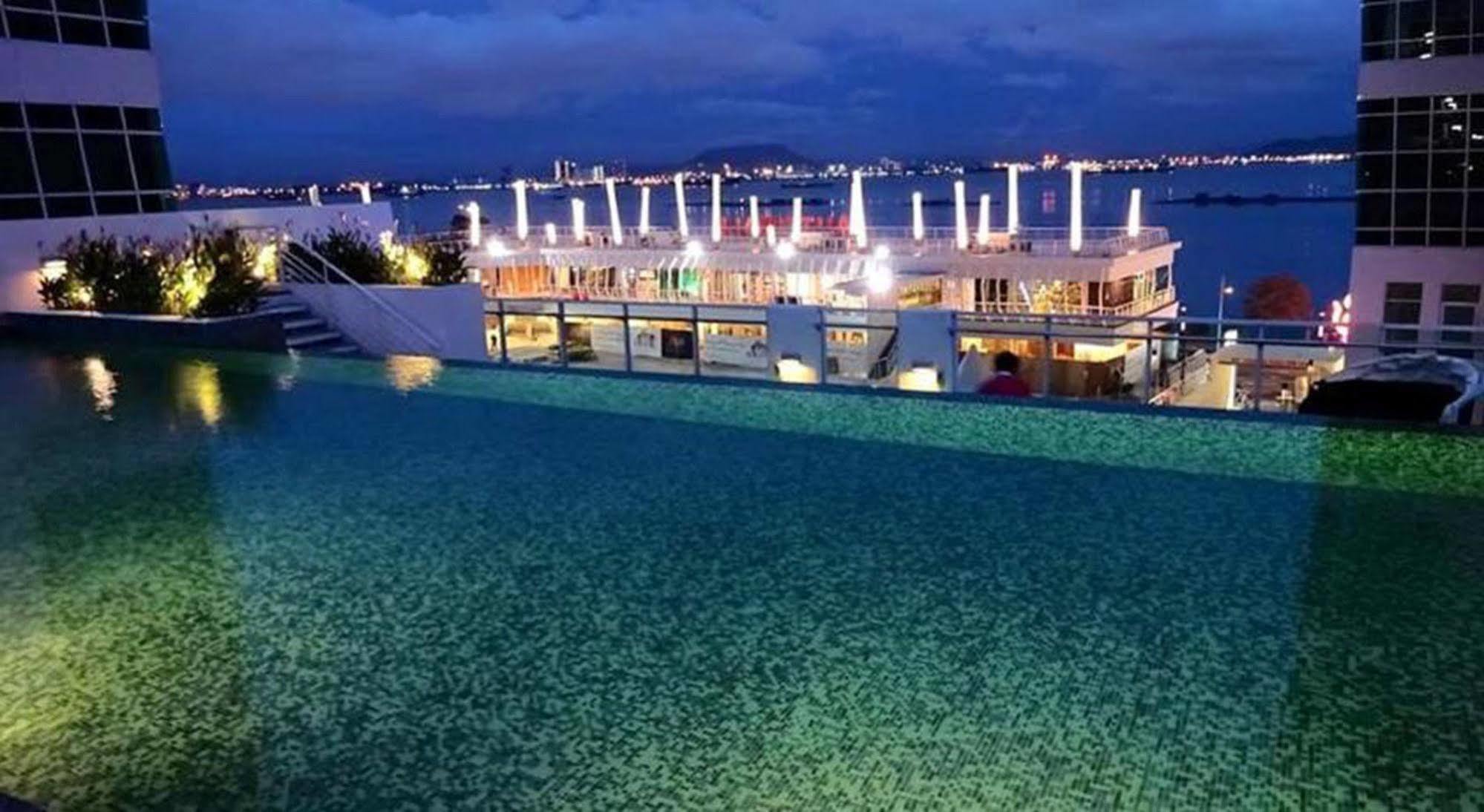 Maritime Luxury Suites George Town Dış mekan fotoğraf